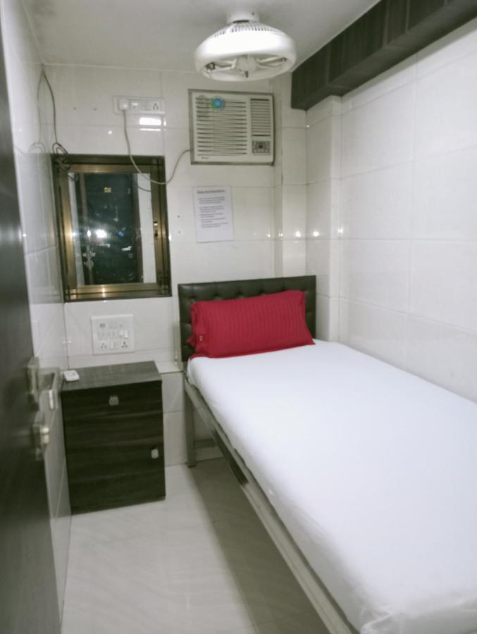 Hotel Qamar Mumbai Exterior photo